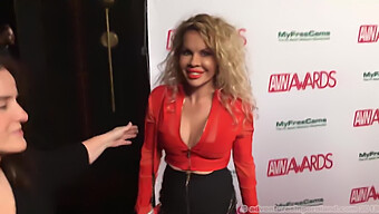 Avn Awards 2018: レッドカーペットのセレブポルノスター