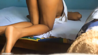 A Bunda Grande De Kara Hodama Exposta Em Um Vídeo De Sexo Na Escola