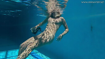 Sultry European Beauty Mary Kalisy'S Seductive Underwater Performance