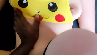 Gadis Perancis Seksi Berpakaian Sebagai Pikachu Dan Diterjah Dengan Penuh Semangat