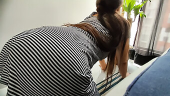 Milf Colombiana De Bunda Grande Fica Safada Sem Cueca