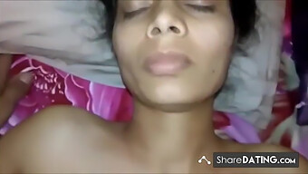 Alka, A Bhabhi Quente, É Fodida Com Força Pelo Marido Neste Vídeo Pov Quente