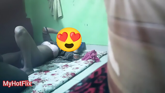 टीन (18+) बांग्लादेशी लड़की बड़े लंड के साथ अद्भुत सेक्स वीडियो में