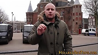 Amateur Prostituee Geeft Een Blowjob En Heeft Seks Met Een Toerist