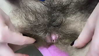 Vagina Berbulu Dipenuhi Dengan Sperma Dalam Video Hd