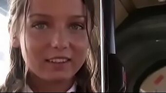 Une Balade Interraciale En Bus Se Transforme En Une Rencontre Anale Avec Une Star Du Porno Sexy